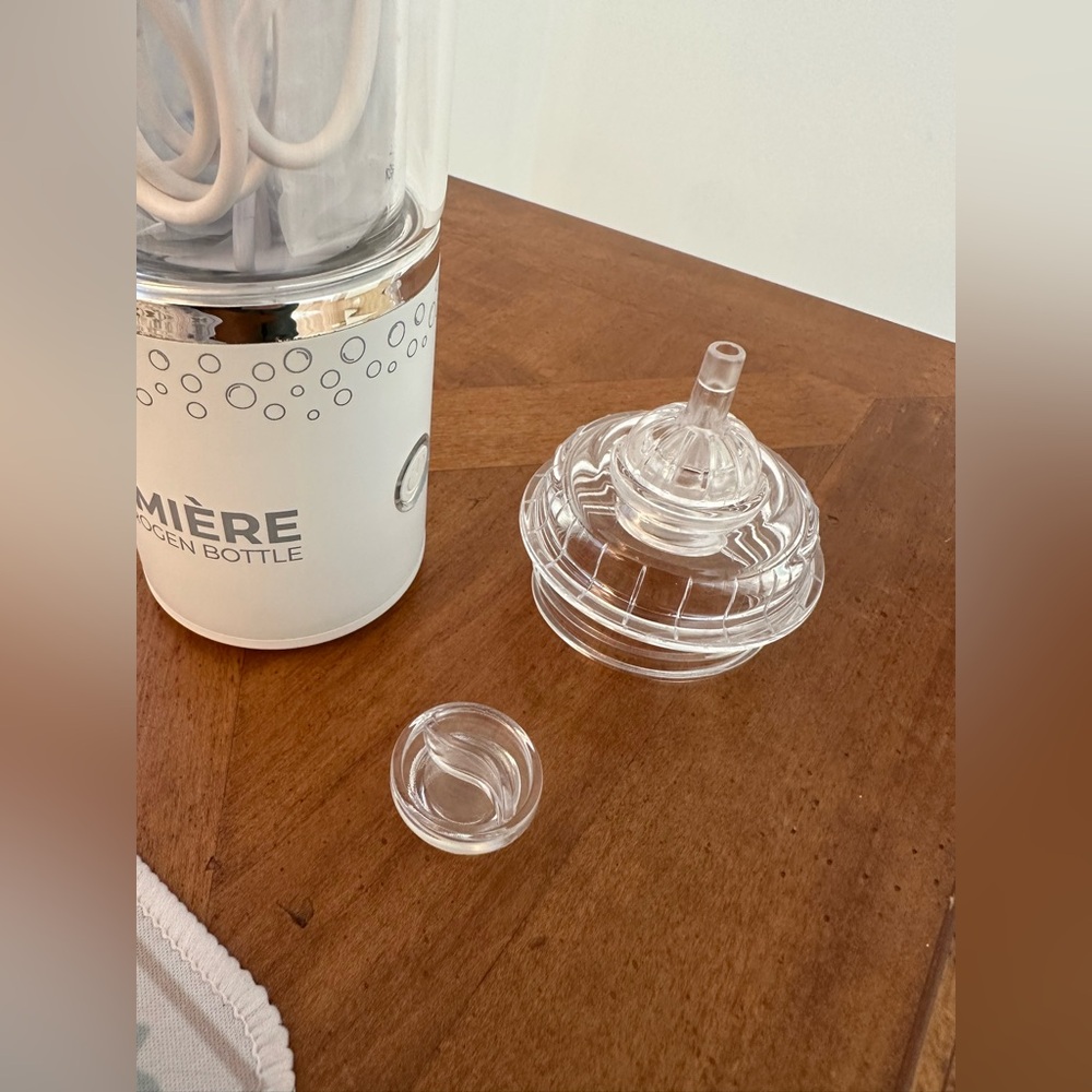 Lumiere Hydrogen Infusing Water Bottle - Has many health benefits! - Picture 6 of 14